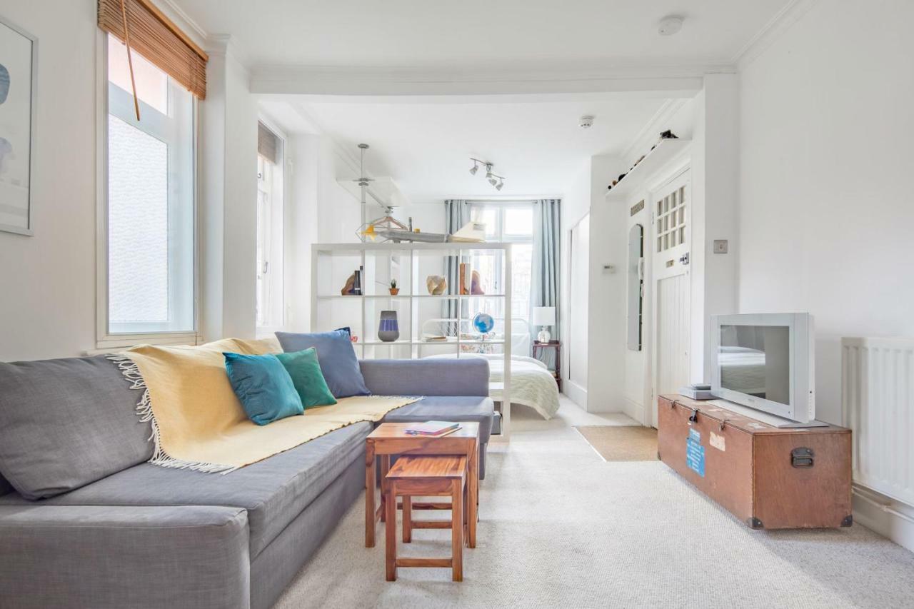 Studio In Georgian Next To Buckingham Palace Apartment London
