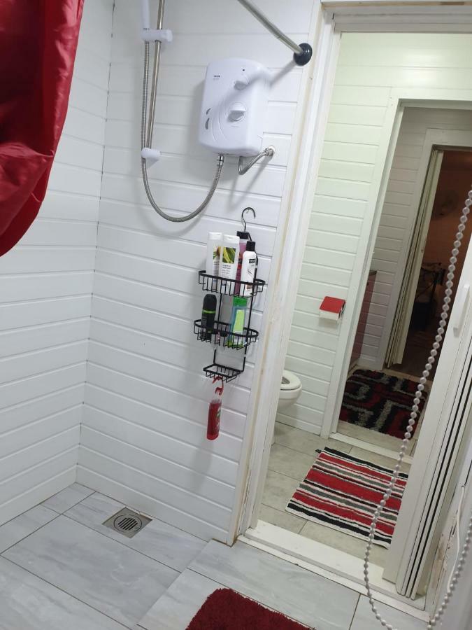 Private Extension With Bathroom And Kitchen Londres