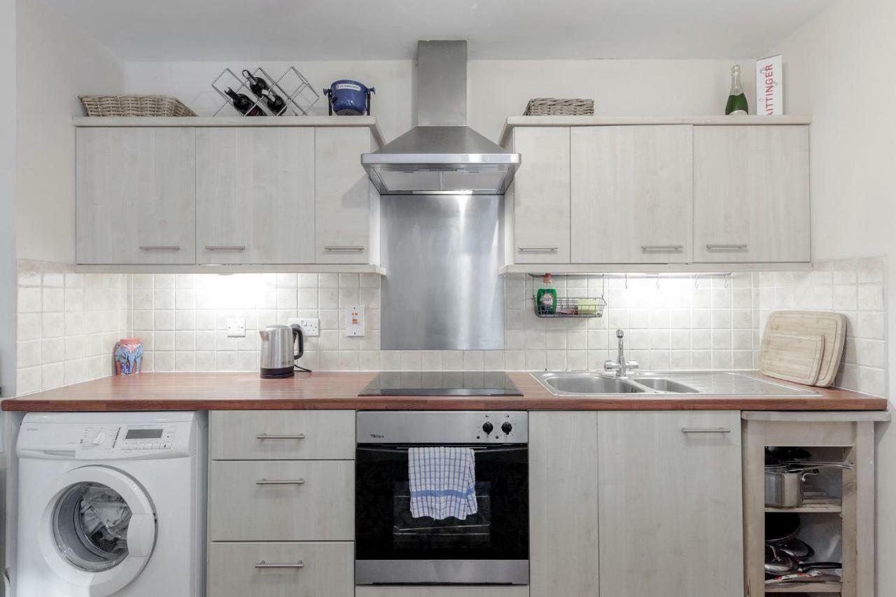 3 Bedroom Garden Flat - Location Apartamento
