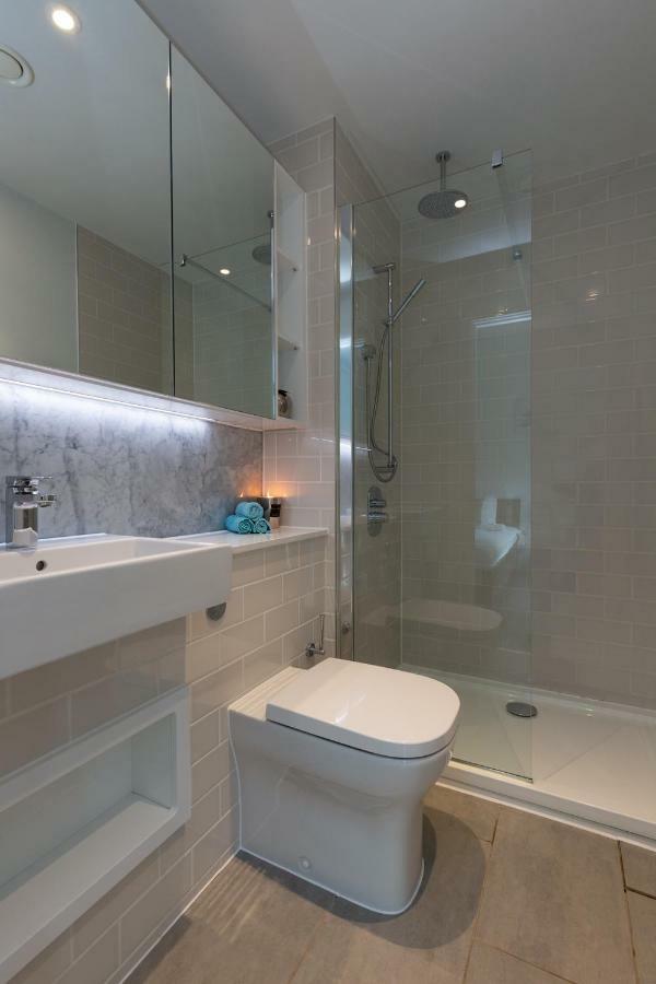 Luxury Apartment *