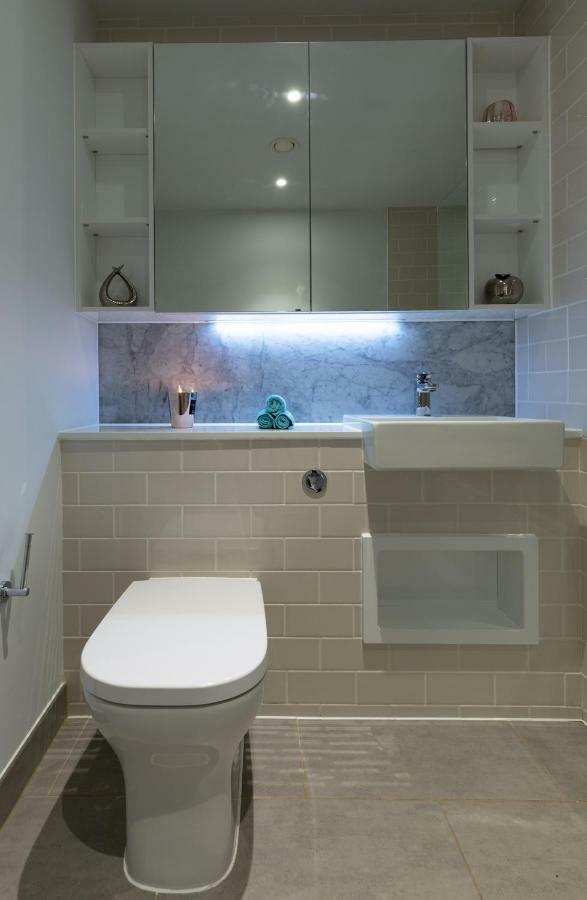 Luxury Apartment *