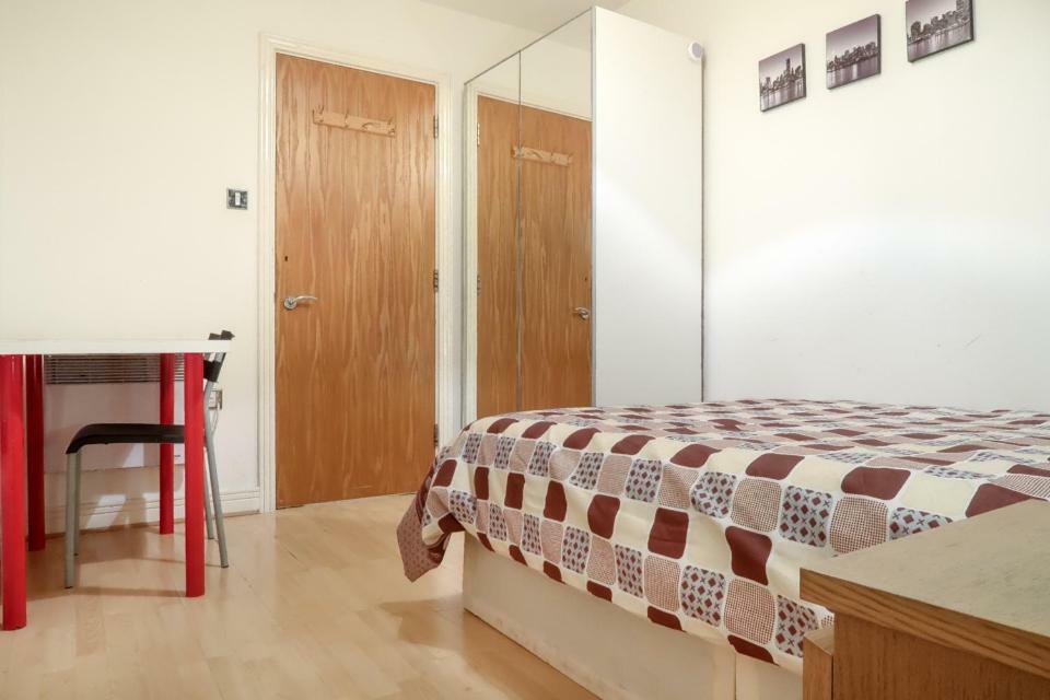Central House - Deluxe Guest 2 *