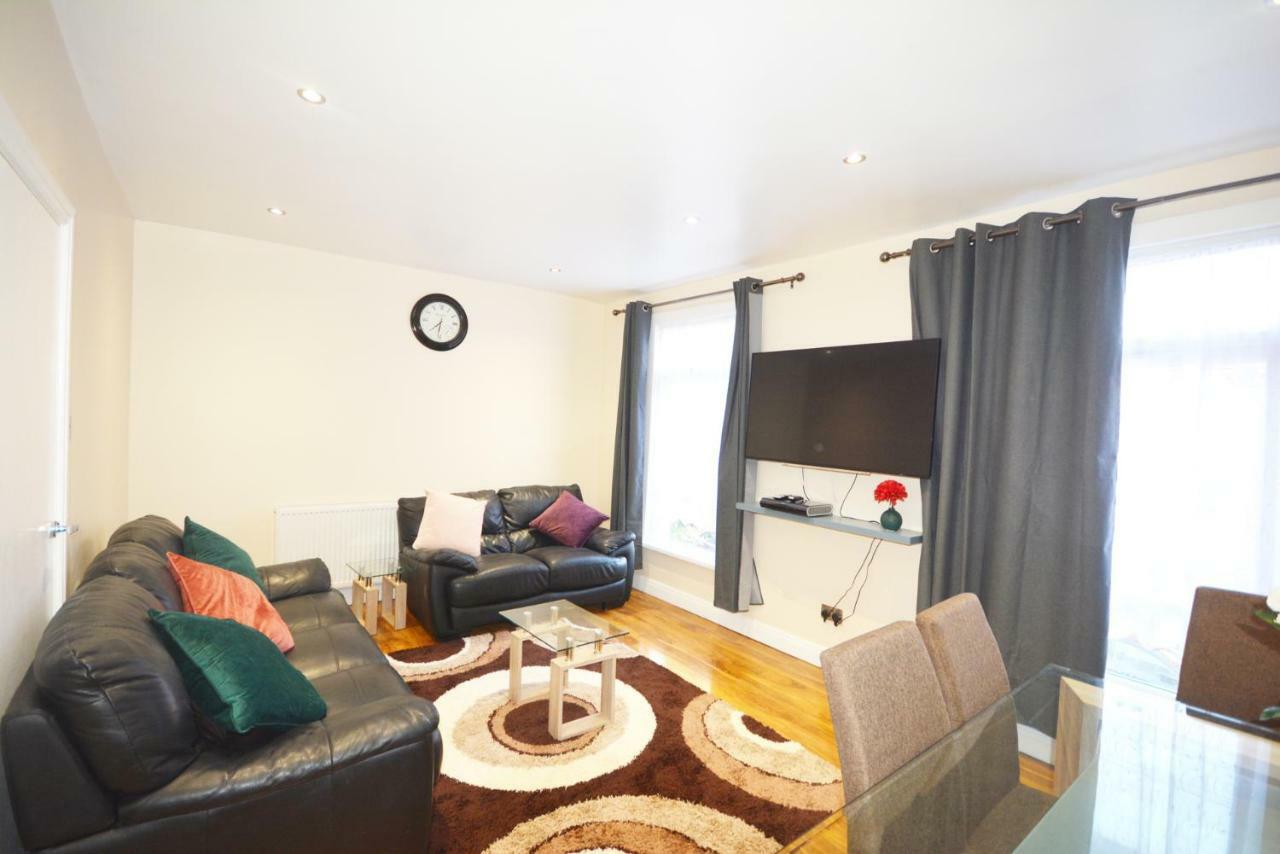 Apartment Modern 4 Bedroom London