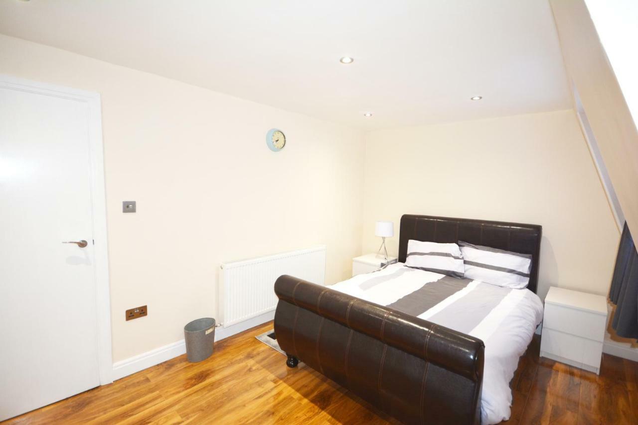Modern 4 Bedroom Apartment *