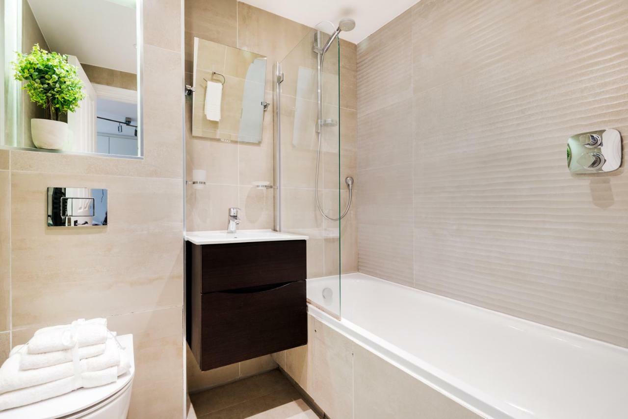 Appartement Large Two Bed With Private Entrance And Patio