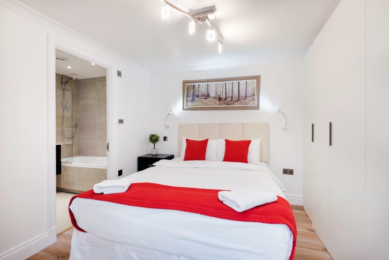 Large Two Bed With Private Entrance And Patio Appartement