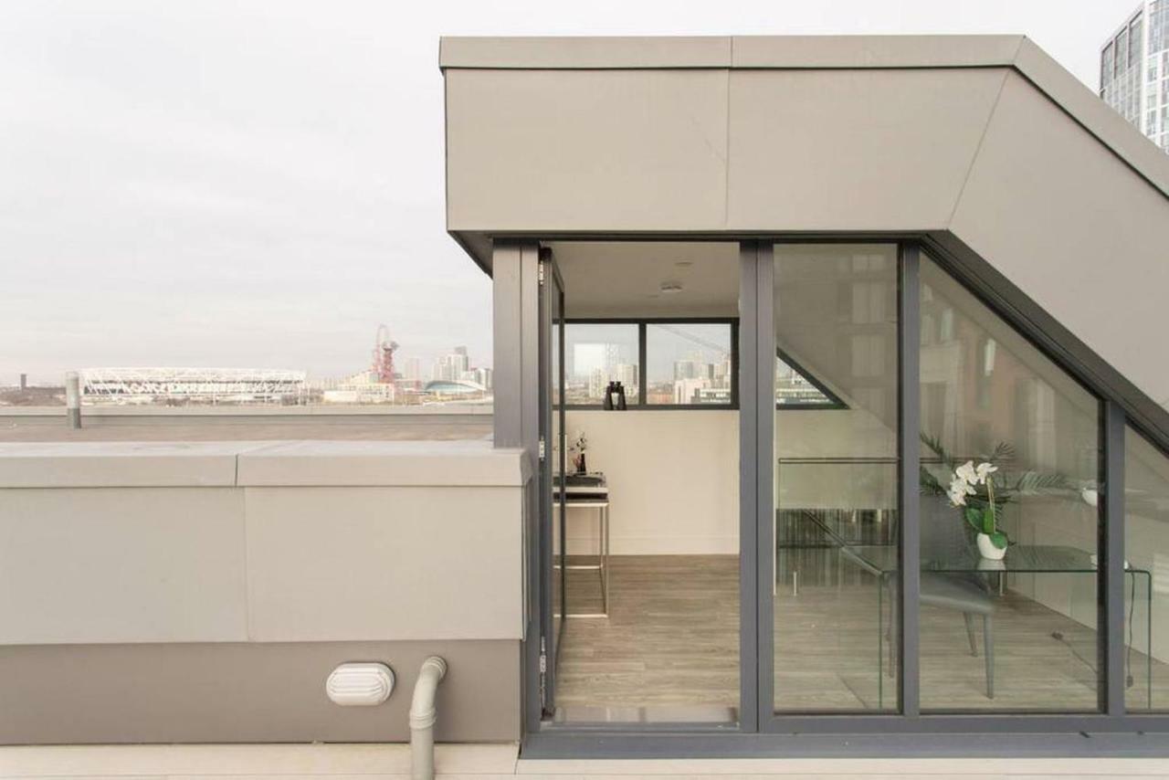 Luxury En-suite Double Room/ W Roof Terrace & Netflix * Londres