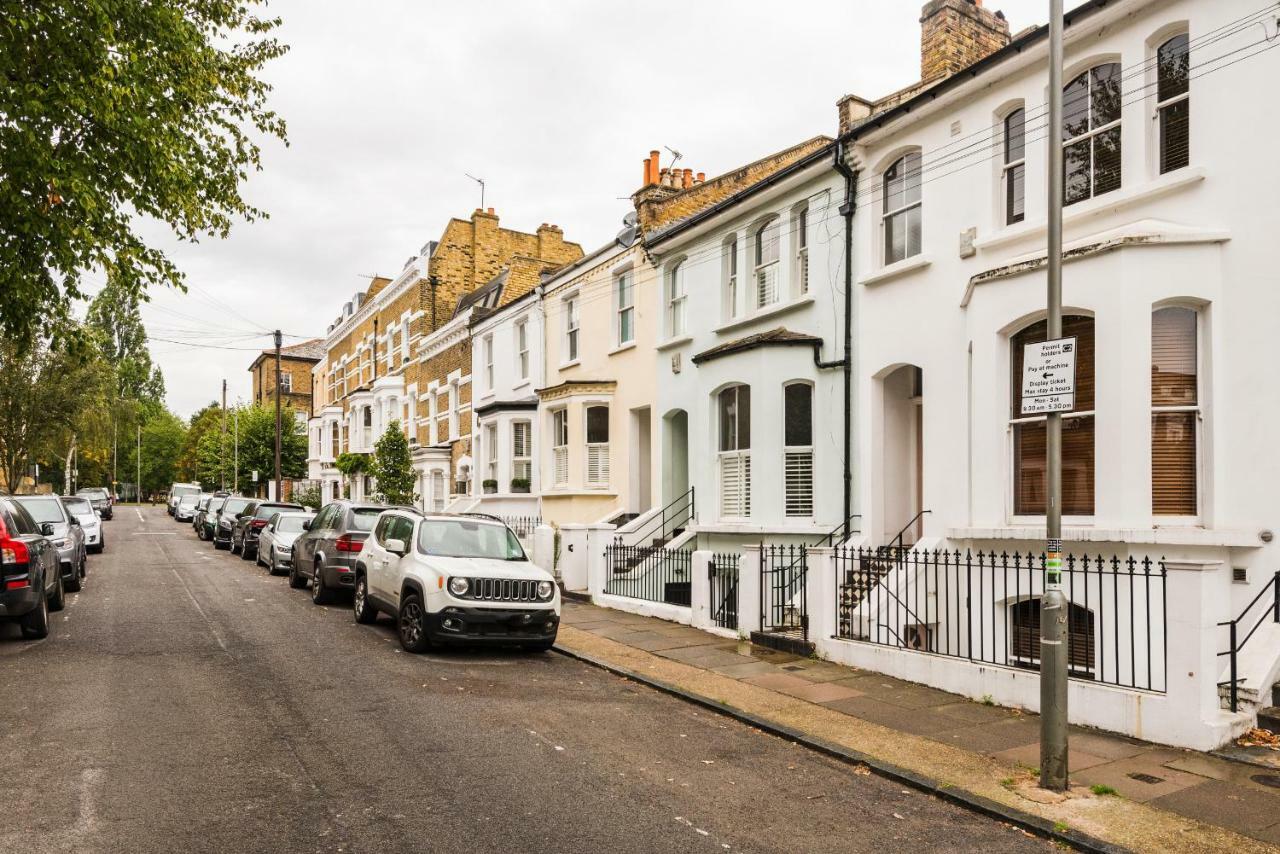 Chic Wandsworth With Patio By Underthedoormat * Londen