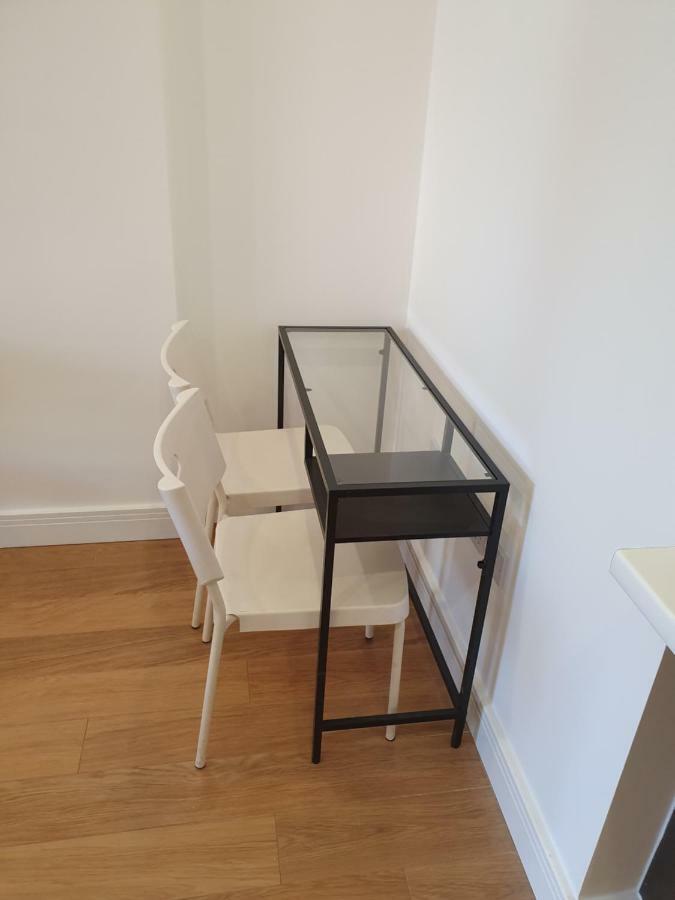 Amazing 2 Beds 2 Baths 10 Minutes To Bridge Londen
