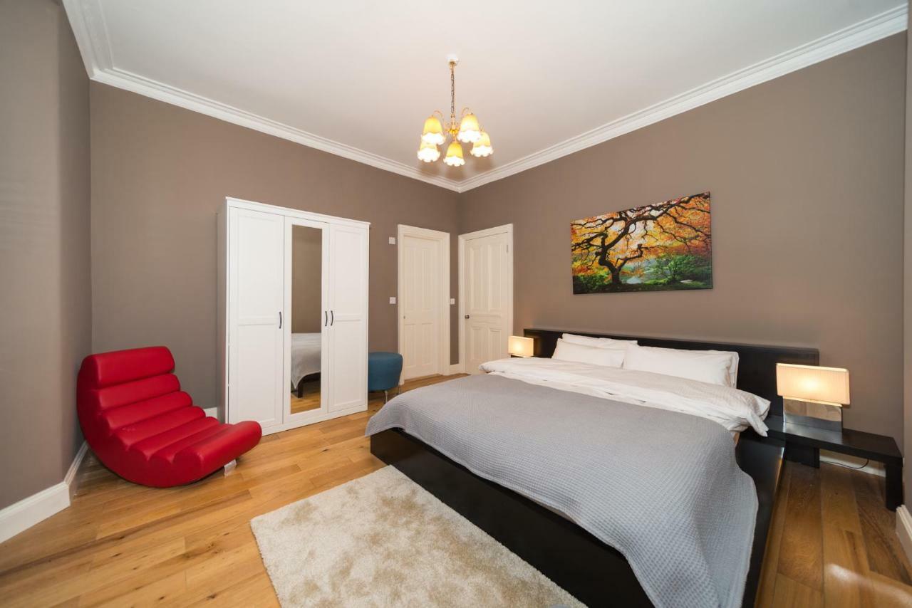 Apartment - Great Location *