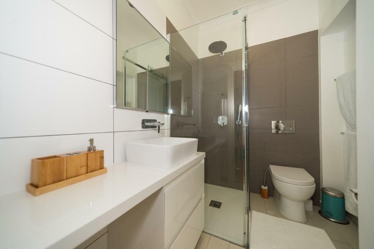 - Great Location London