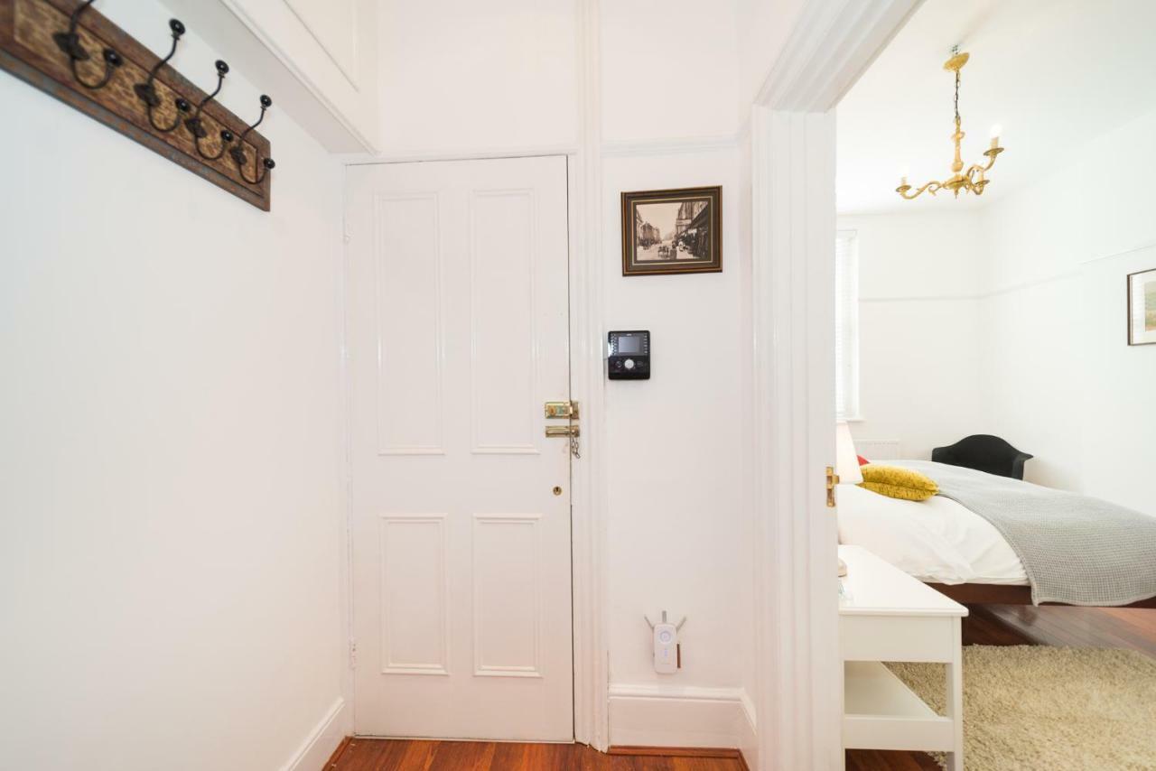 Apartment - Great Location
