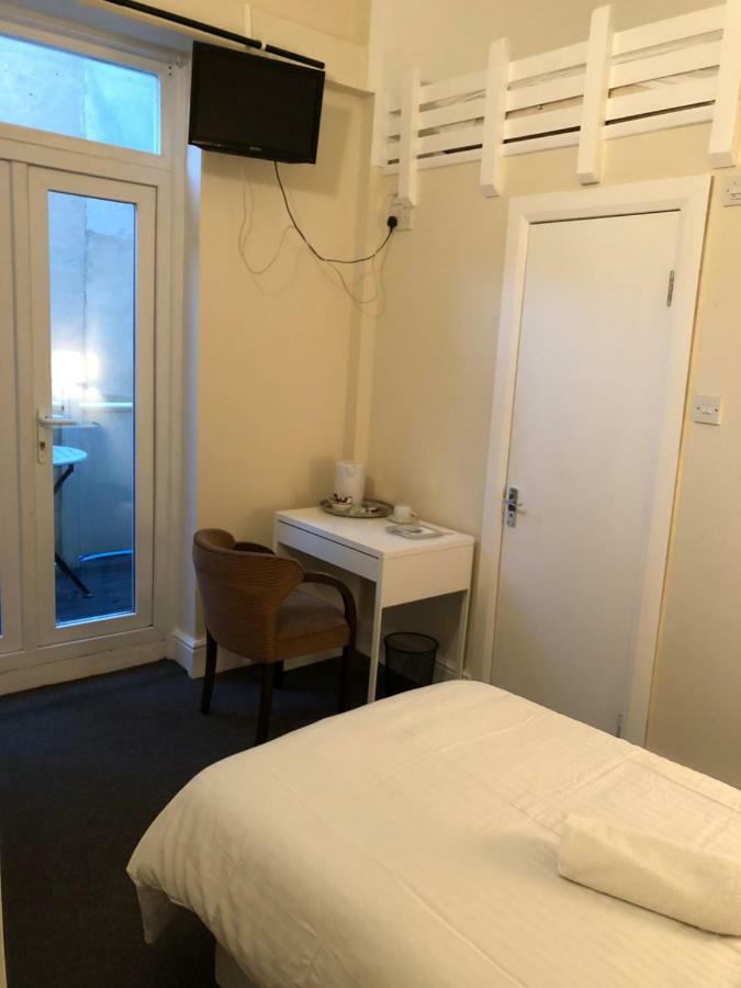 Tourian Lounge Hotel Frühstückspension