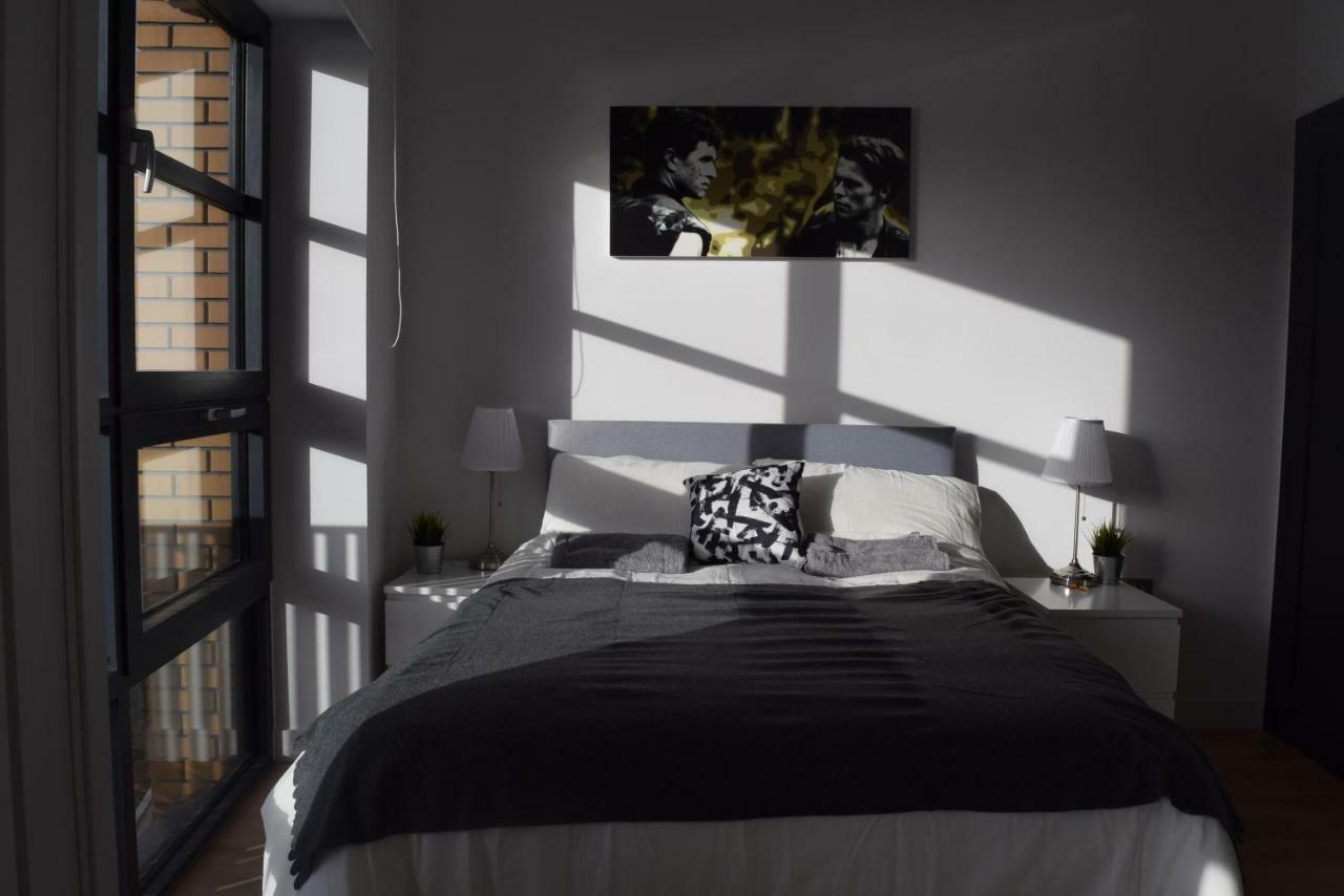 Island 3 Bedroom Luxury Apartments, Canary Wharf * Londres