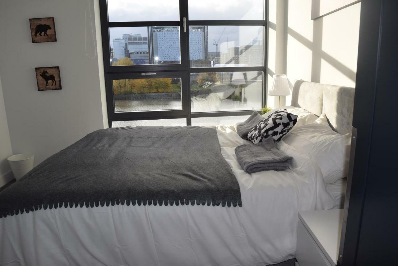 Island 3 Bedroom Luxury Apartments, Canary Wharf * Londres