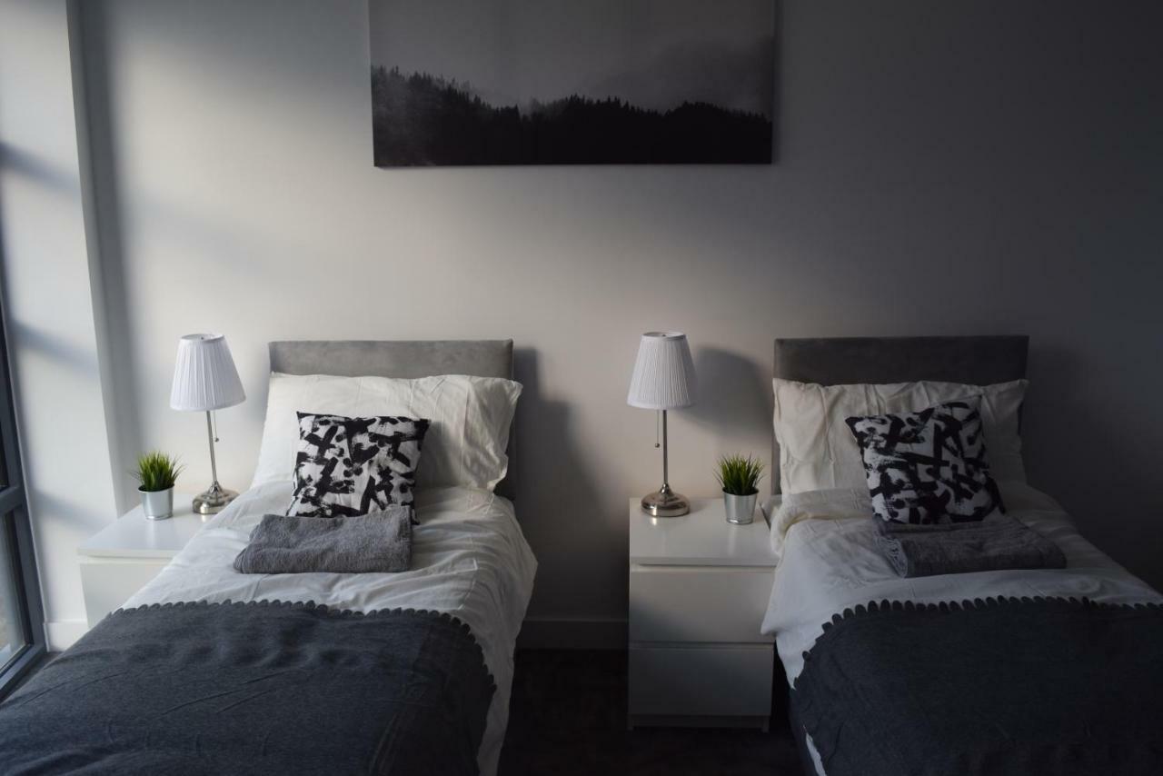 Island 3 Bedroom Luxury Apartments, Canary Wharf * Londres