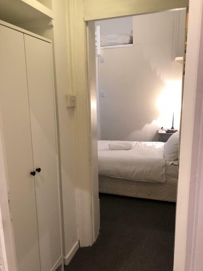 Bed and breakfast Tourian Lounge Hotel
