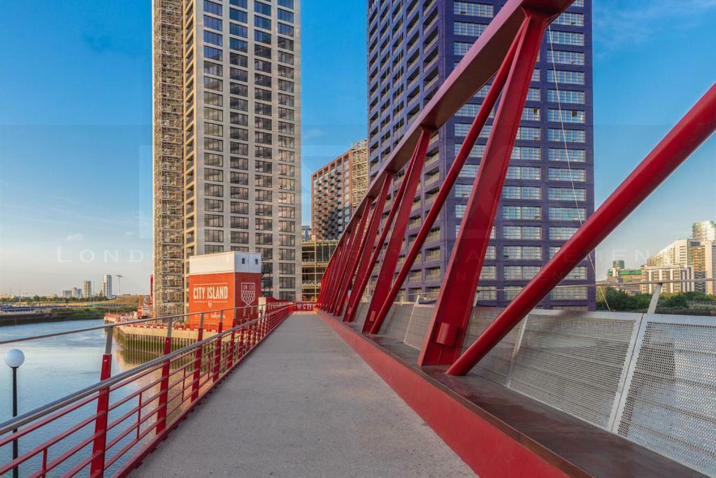 Island 3 Bedroom Luxury Apartments, Canary Wharf Londres