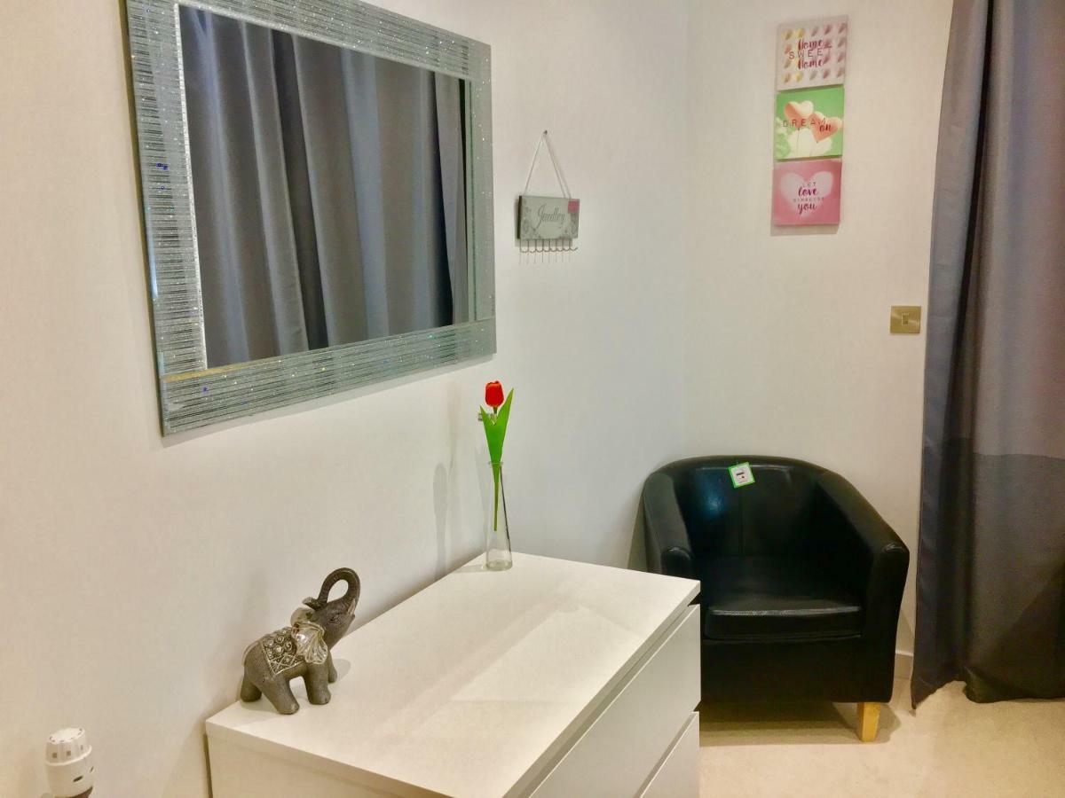 Excel 2 Bedrooms River View * Londres