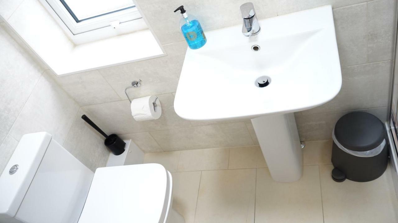 Heathrow Ensuite * Stanwell