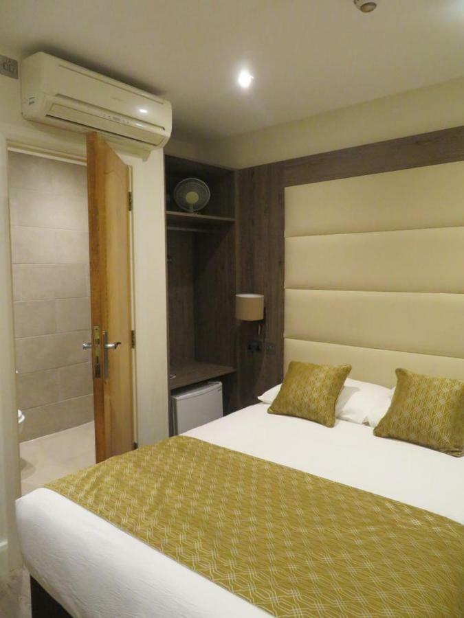Glendale Hyde Park Hotel