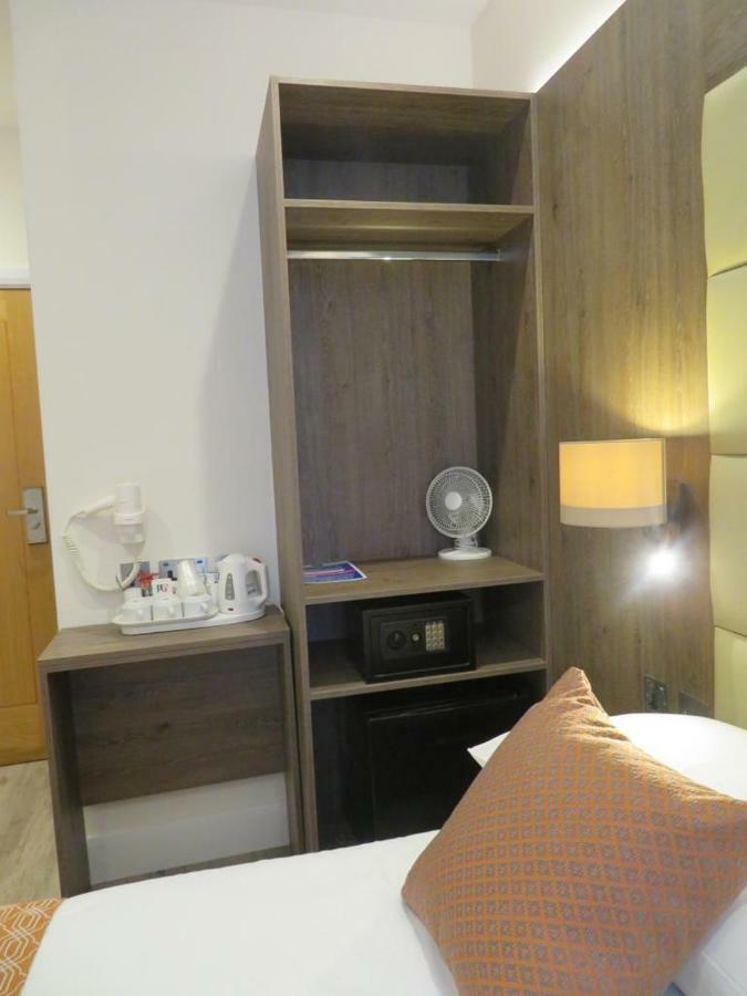 Glendale Hyde Park Hotel 3*