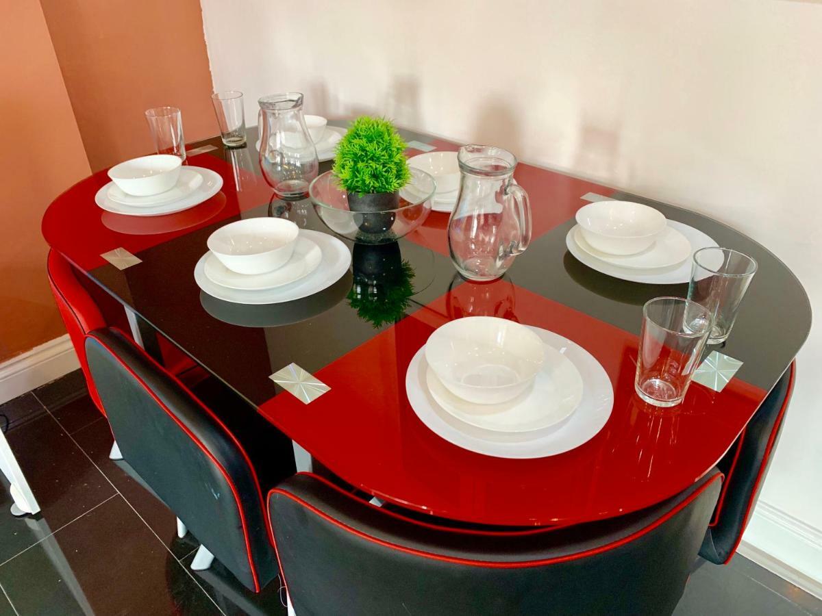 2 Bedroom Apartment, Kitchen, Reception And Private Garden Appartement Londres