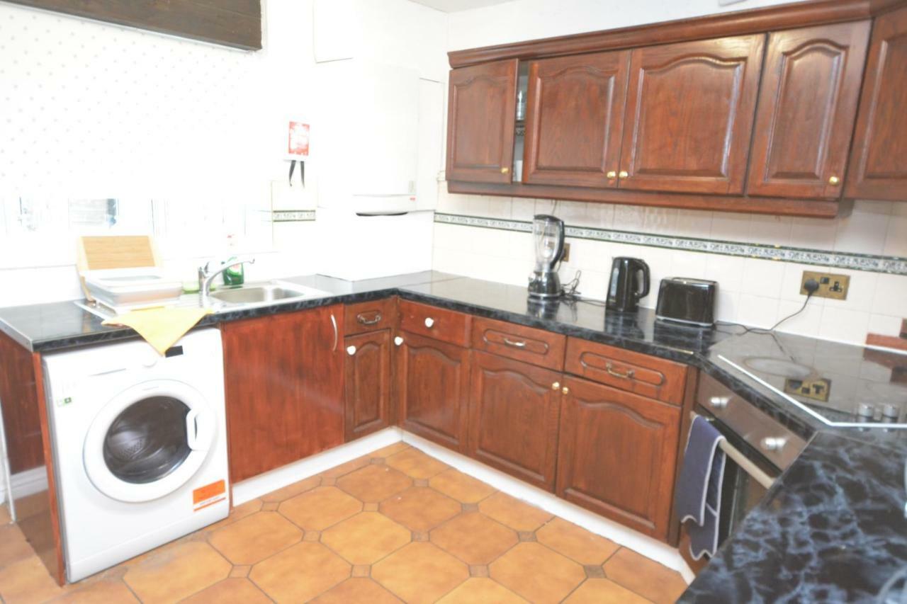 Сasa de vacaciones Four Bedroom Townhouse 12 Minutes Walk To Excel Exhibition Centre *