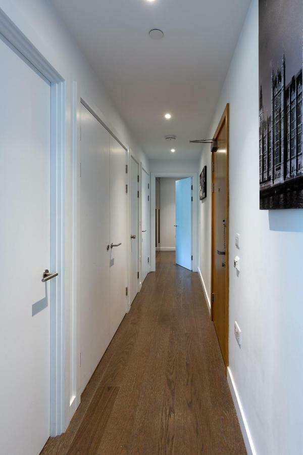 Luxury Apartment *