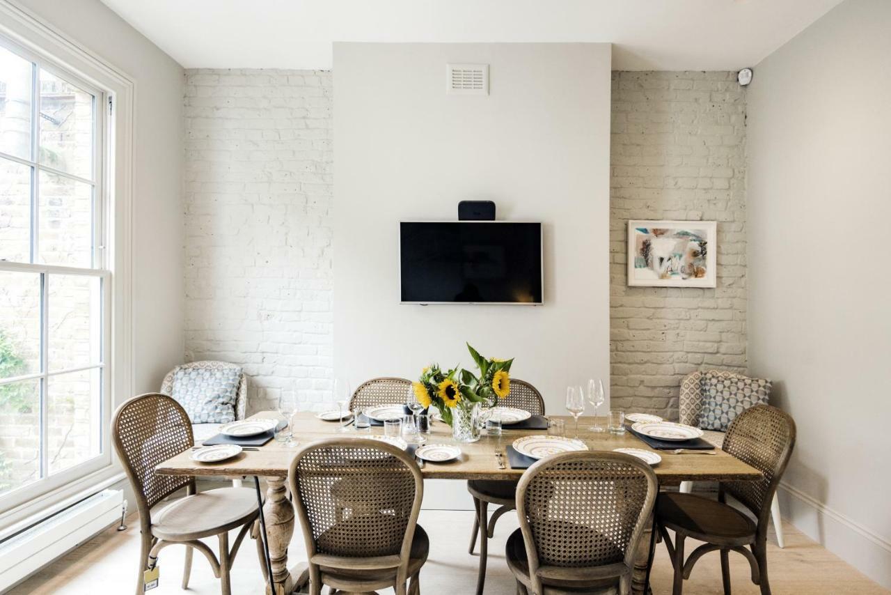 Chic Wandsworth With Patio By Underthedoormat Vakantiehuis Londen