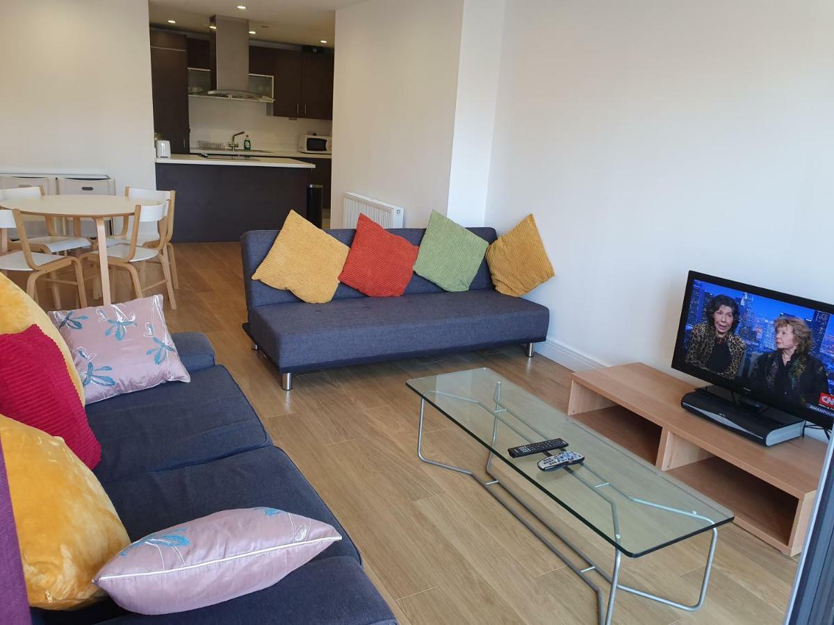 Amazing 2 Beds 2 Baths 10 Minutes To Bridge Appartement Londen
