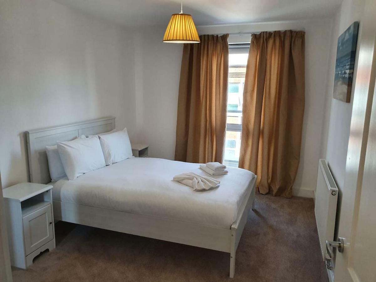 Amazing 2 Beds 2 Baths 10 Minutes To Bridge Londen
