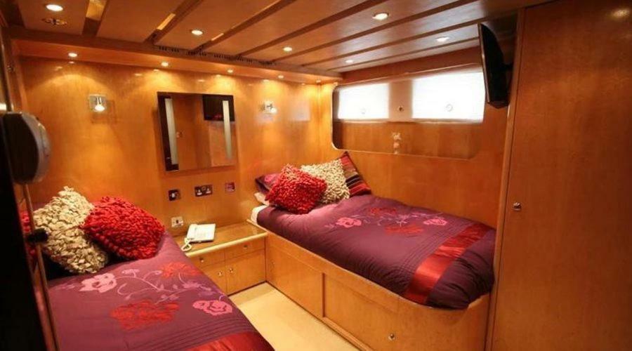 Absolute Pleasure Yacht Londen