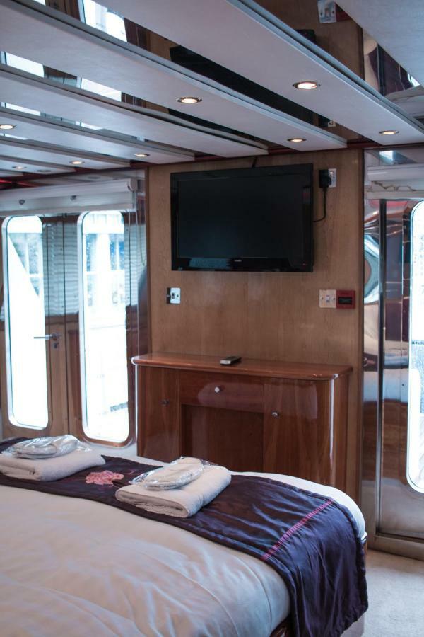 Hotel Absolute Pleasure Yacht 4*
