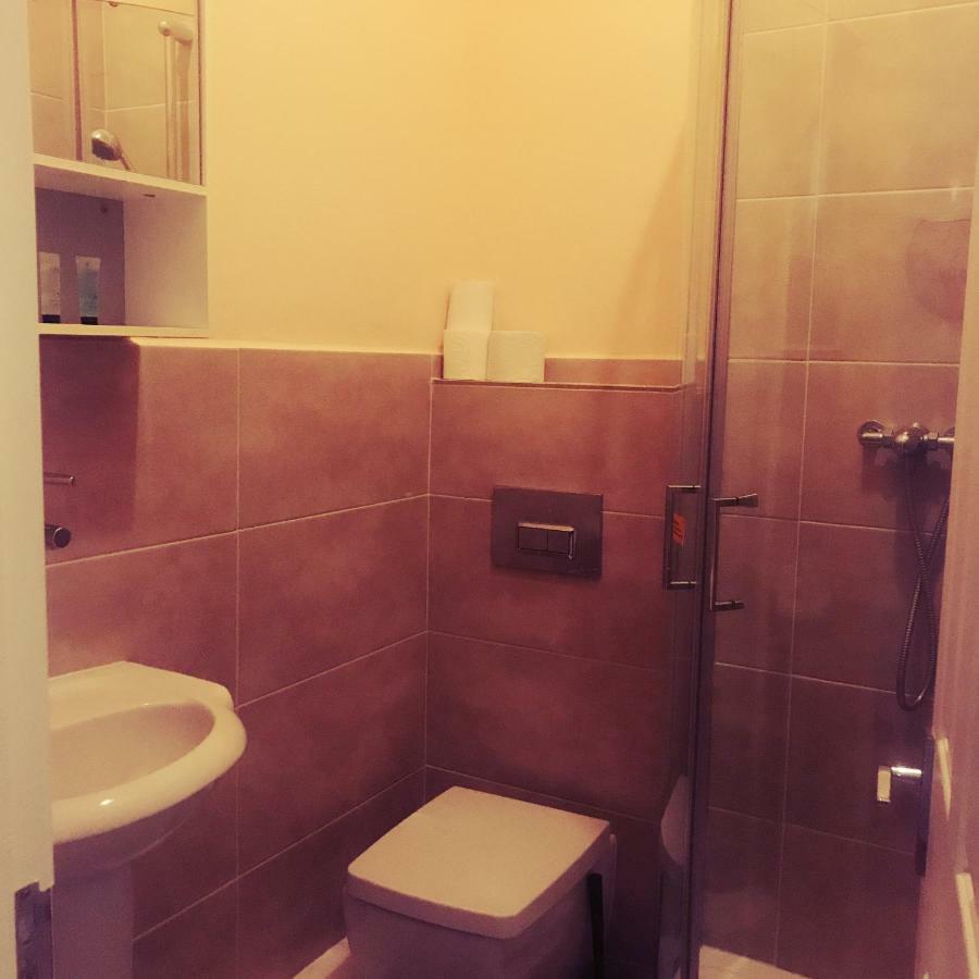 Bed and breakfast Tourian Lounge Hotel