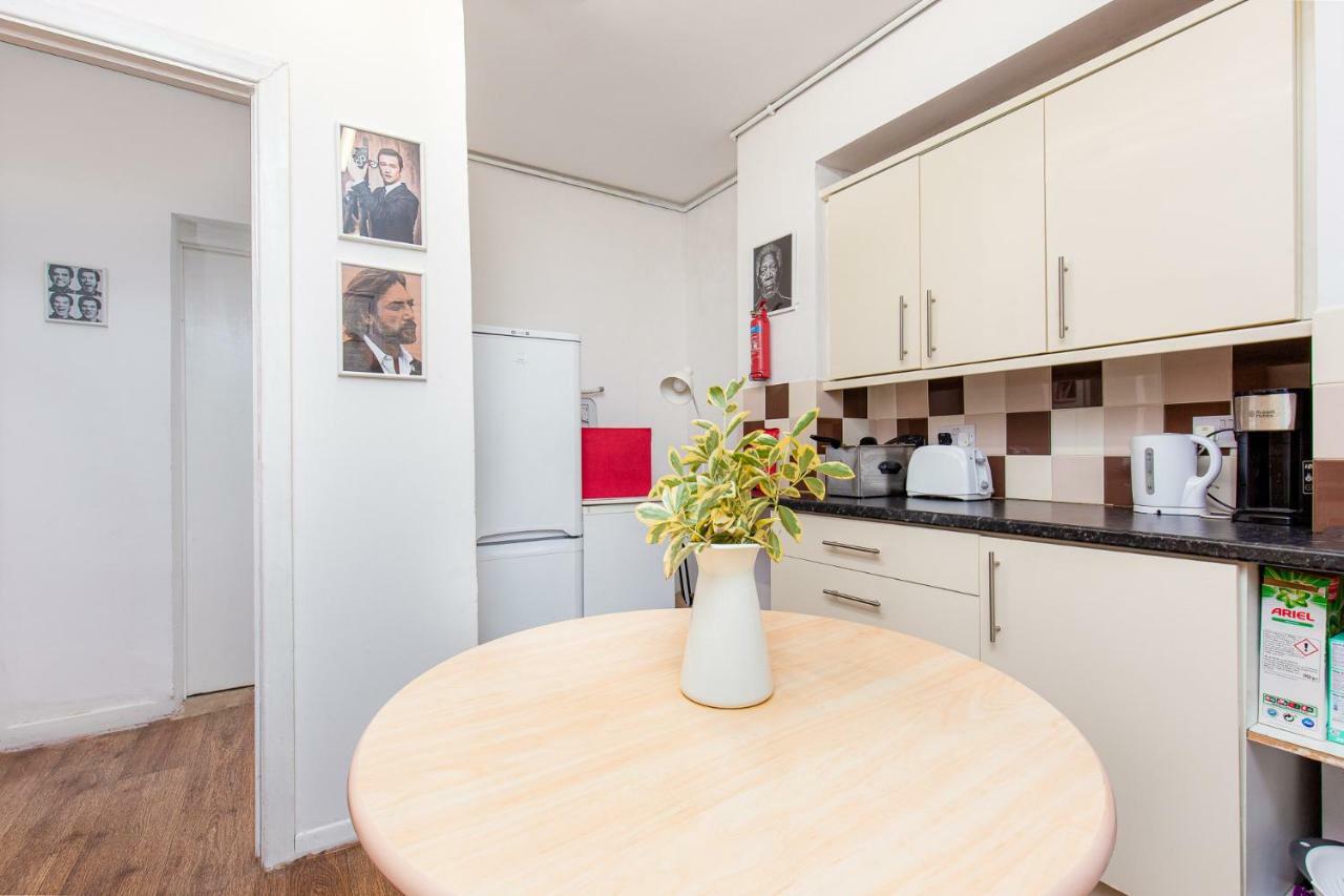 Sidney Street - Deluxe Guest 5 *