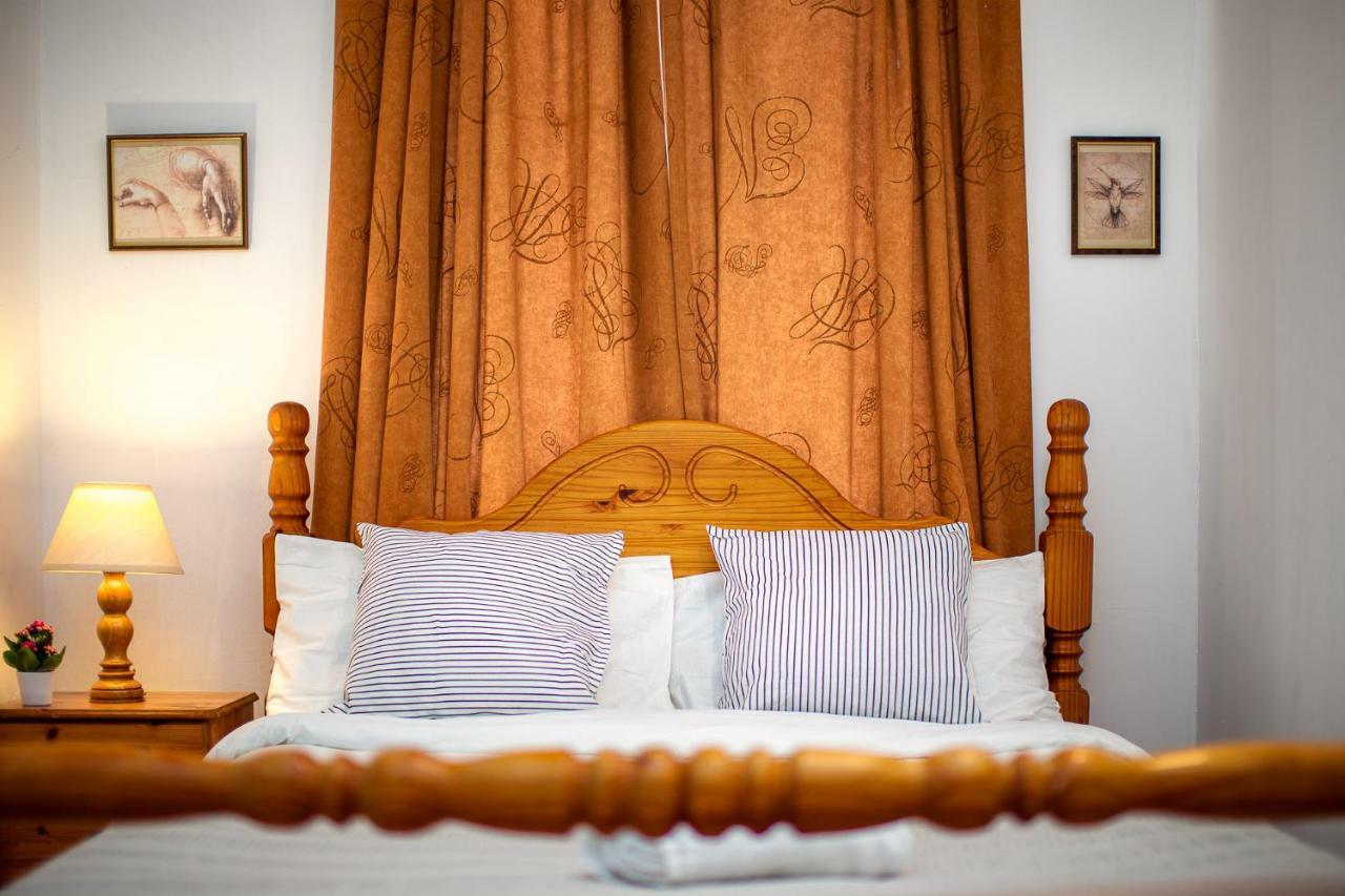 Sidney Street Homestay London