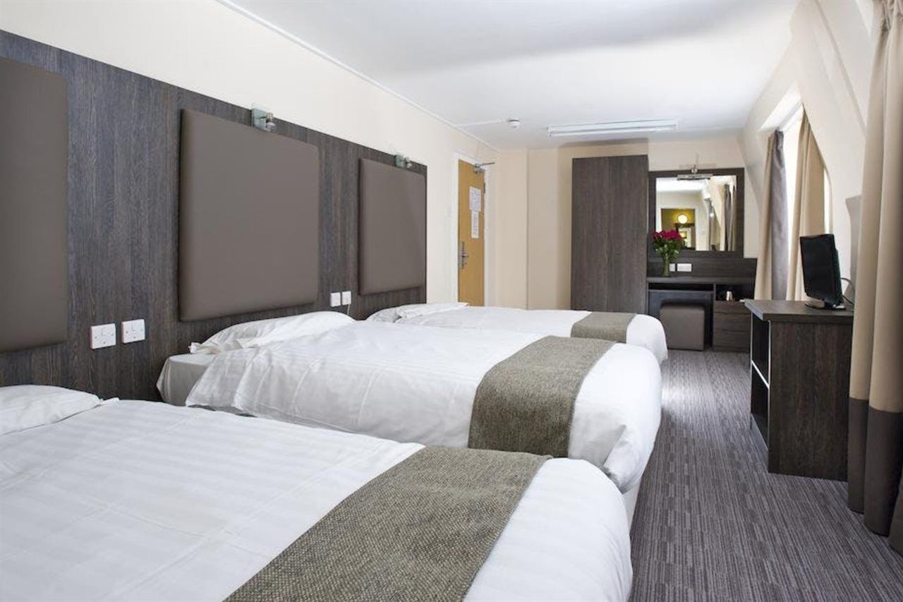 Lily Hotel