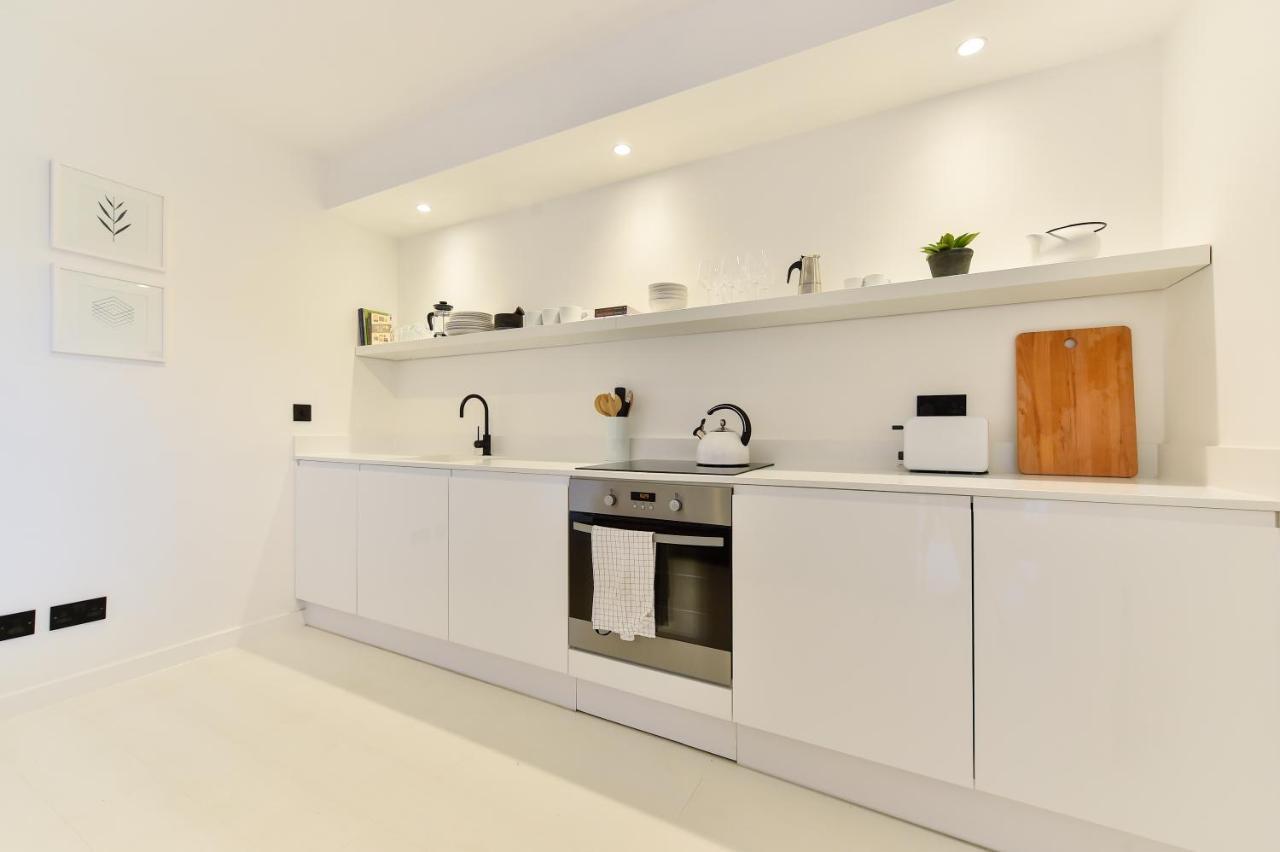 Apartamento Minimalist Studio With Balcony In Kensington, Sleeps 4 Londres
