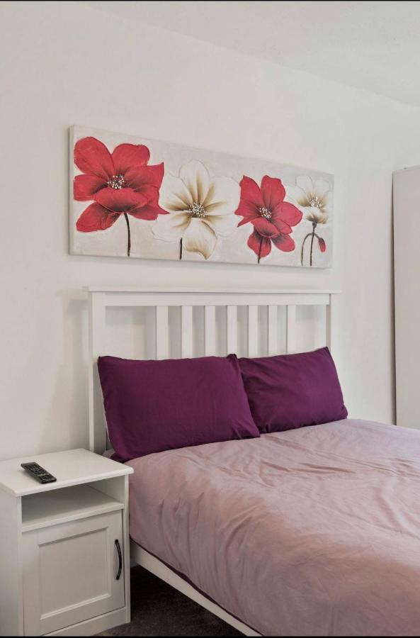 89 Mayes Road * Londen