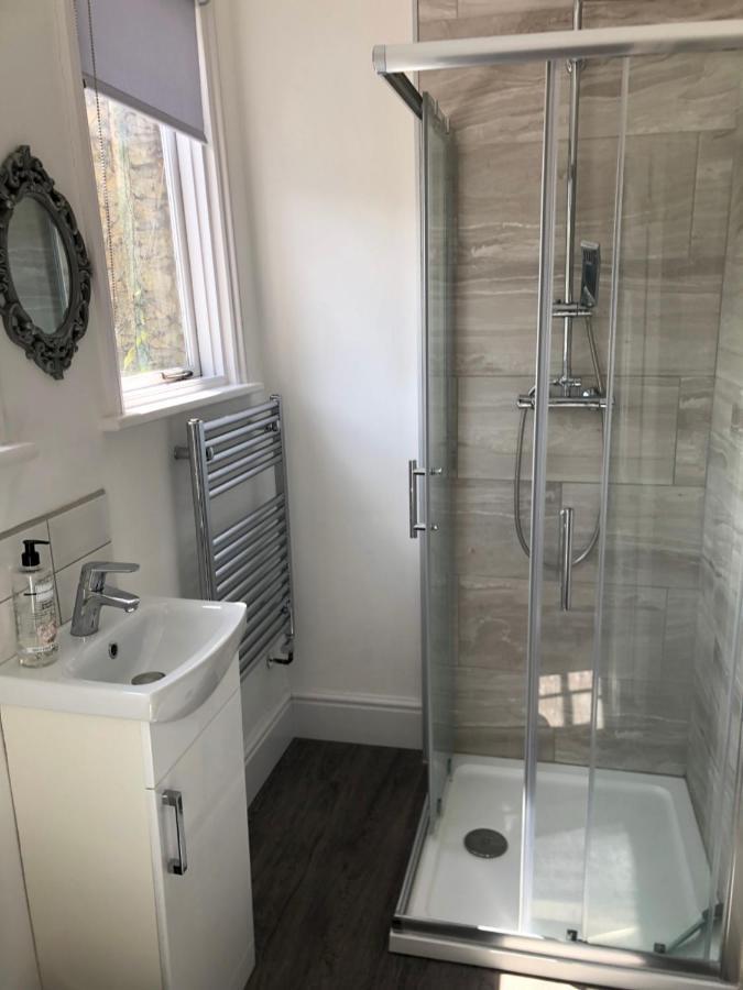 Replingham Road Apartment *