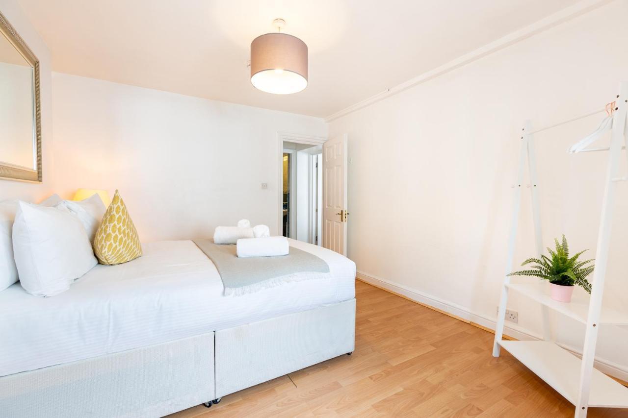Apartment Are Located In The Heart Of Shoreditch *