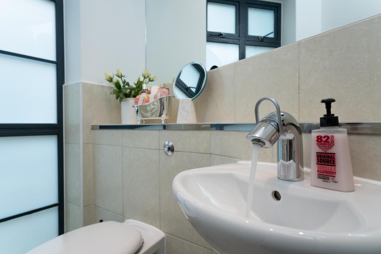 Huge & 3 Bedr, 4 Beds, 2,5 Bath Covent Gdn