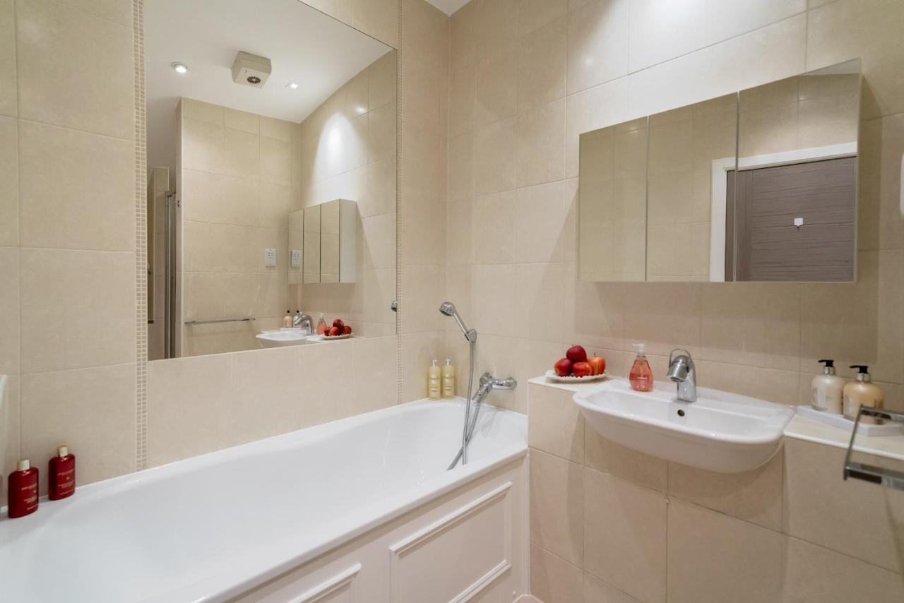 Huge & 3 Bedr, 4 Beds, 2,5 Bath Covent Gdn Londres