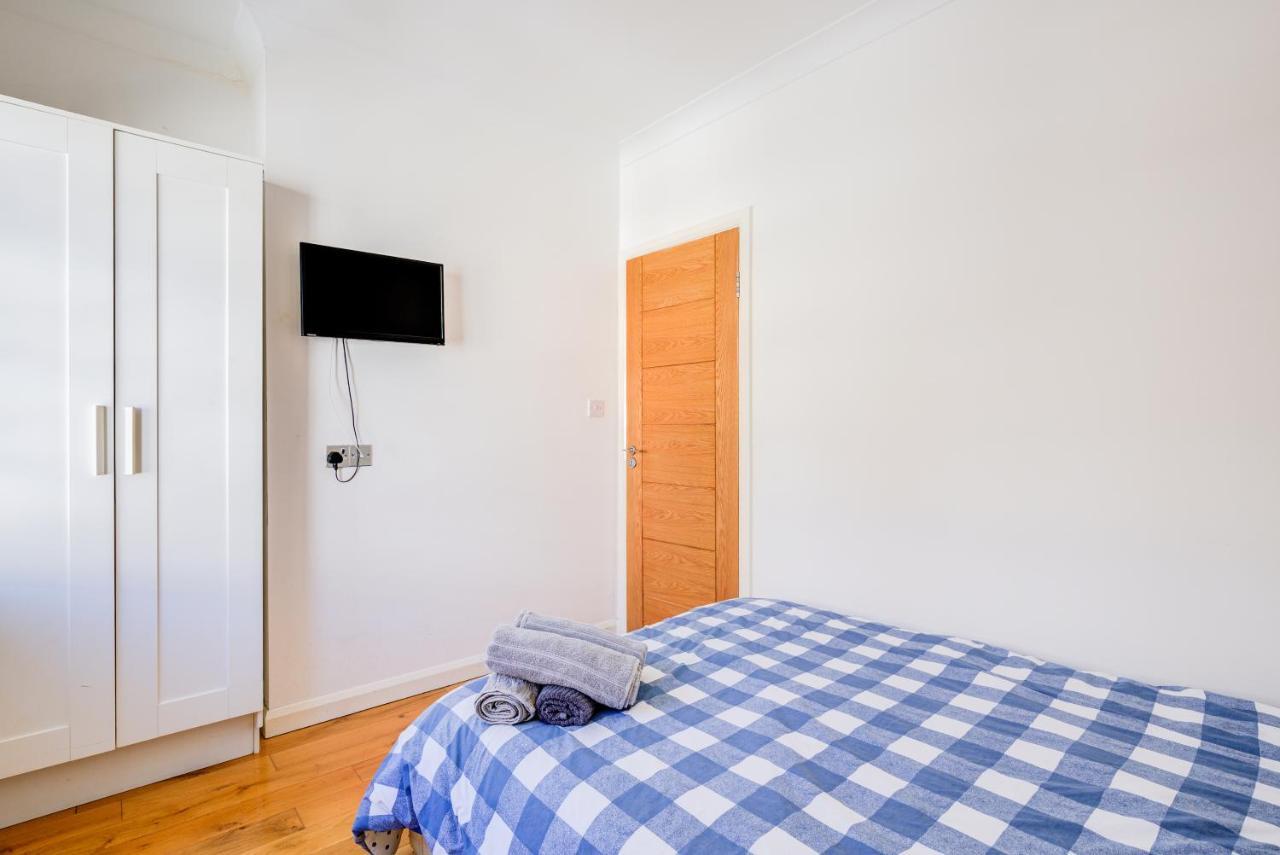 14 Bouverie Place *