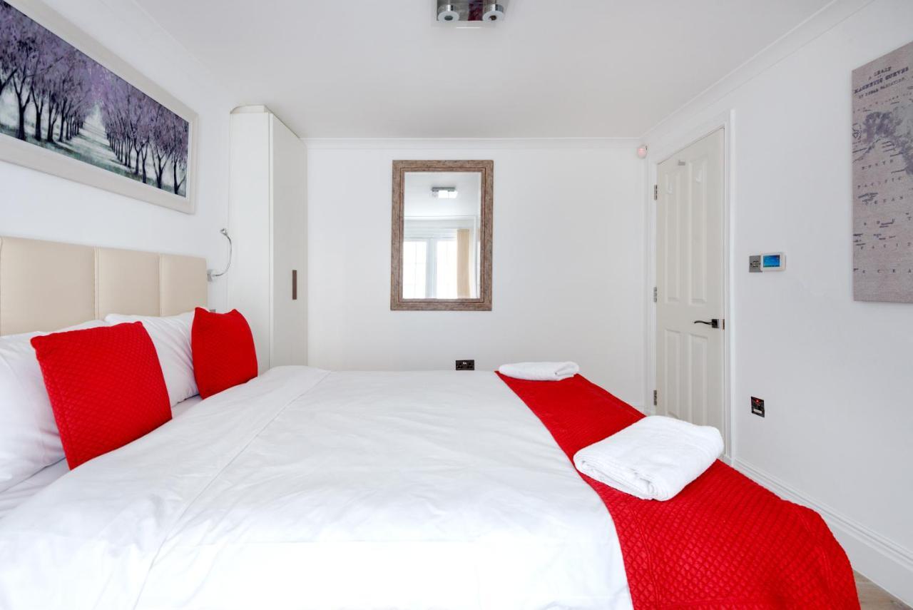 Appartement Large Two Bed With Private Entrance And Patio *