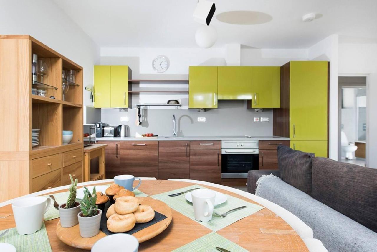 Appartement Stylish 2 Bedroom Flat With Balcony In Londen