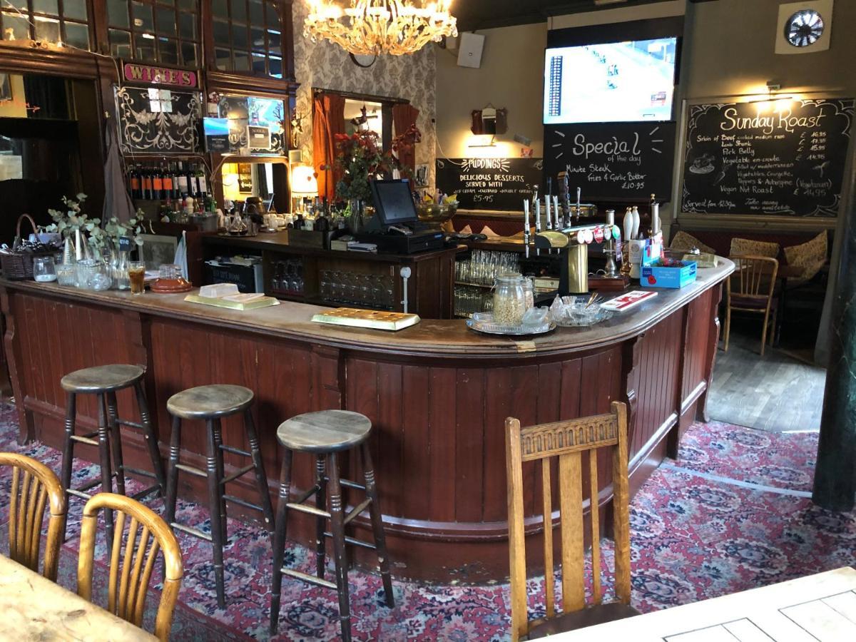 The Pear Tree 2* London