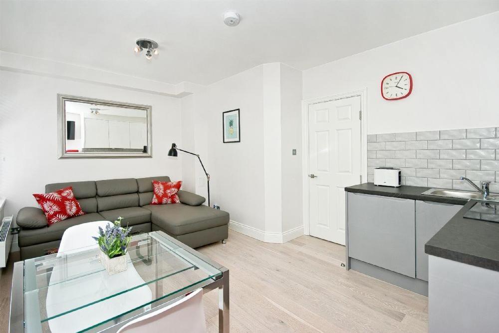 F3 Greek Street By Living London