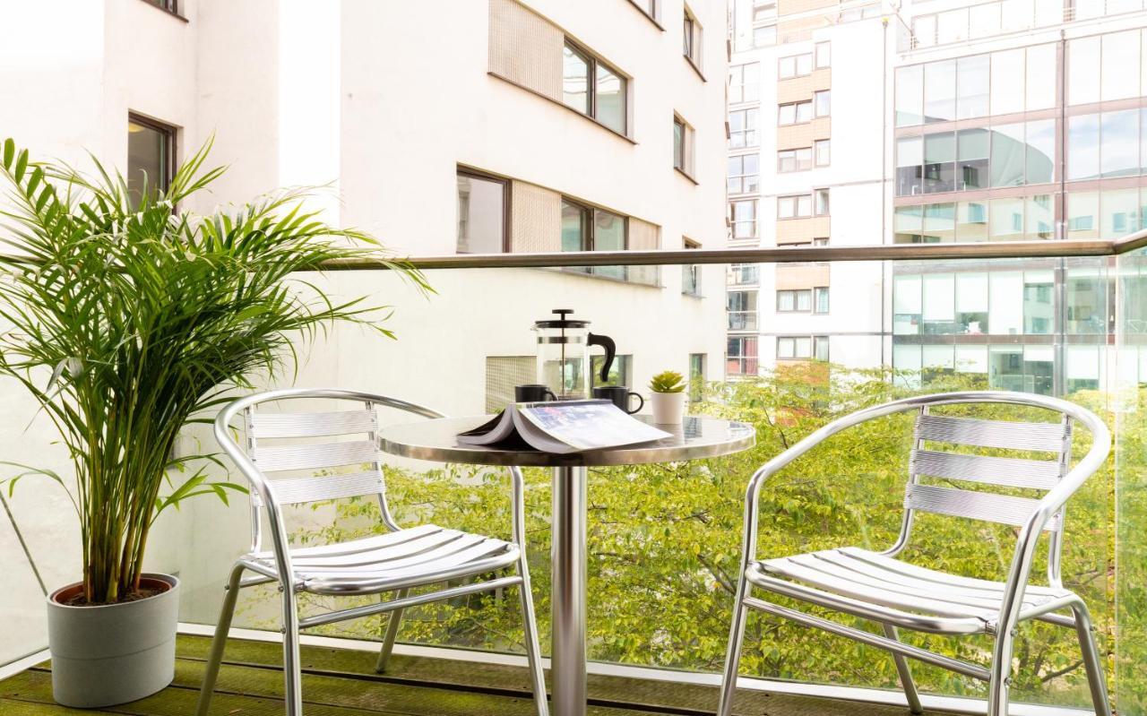 Fabulous 3 Bed 2 Bath Near Victoria Station * Londen
